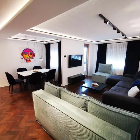 Mahogany Penthouse Apartment Nis