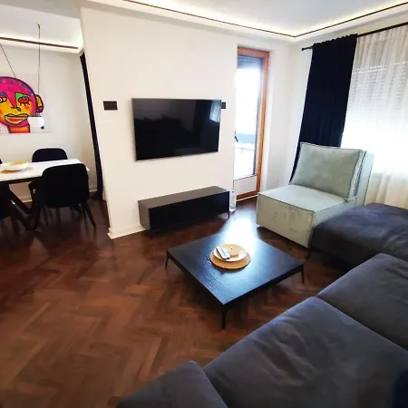 Mahogany Penthouse Apartment Nis
